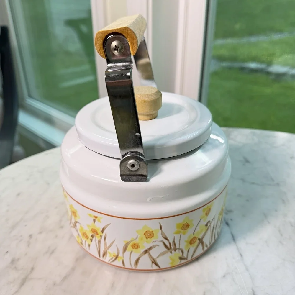 Vtg Gailstyn Sutton Felicity Enamel Tea Kettle Yellow Daffodil Wooden Handle 80s
